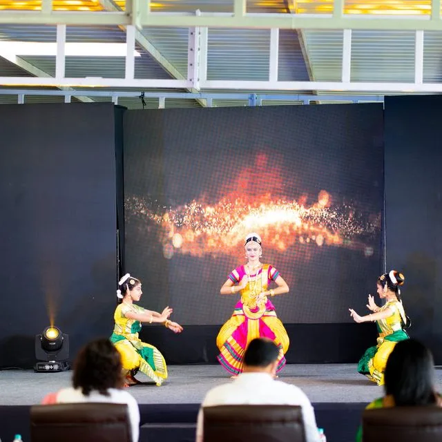 GoldenBee Culture — @goldenbee_school on Instagram